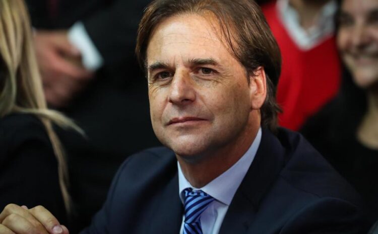  EVALUACIÓN DE GESTIÓN DEL PRESIDENTE: 45% APRUEBA, 33% DESAPRUEBA