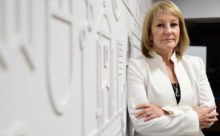  EVALUACIÓN DE LA INTENDENTA CAROLINA COSSE: 47% APRUEBA, 34% DESAPRUEBA